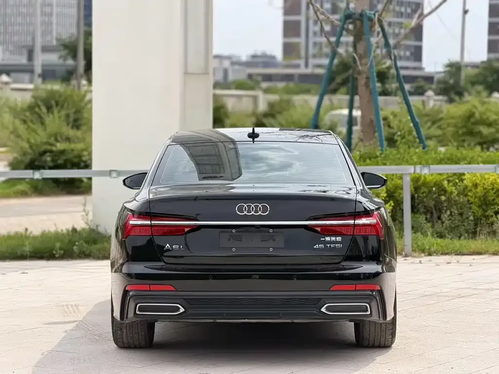 Audi A6L — фото 9