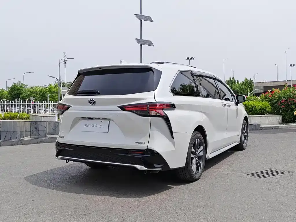Toyota Granvia 2024 из CN, фото 8