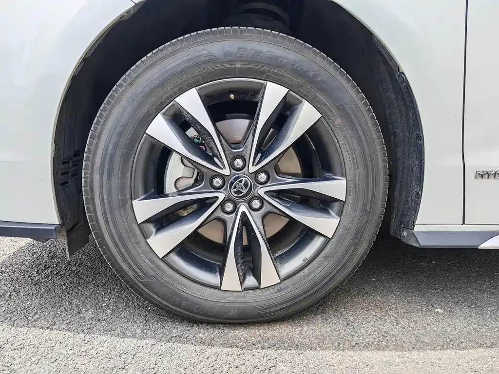 Toyota Granvia 2024 из CN, фото 10