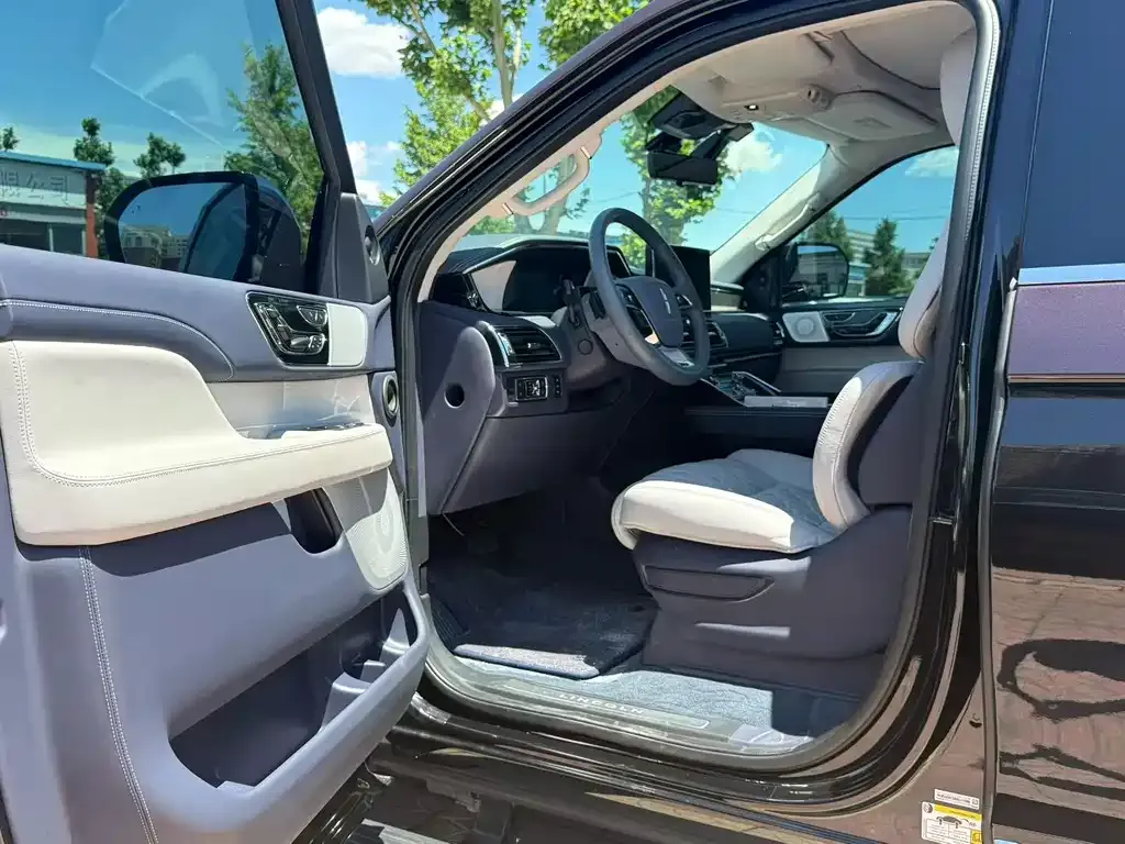 Lincoln Navigator One 2024 из CN, фото 5