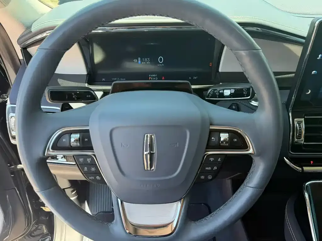 Lincoln Navigator One 2024 из CN, фото 4