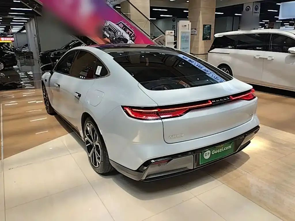 Geely Galaxy E8 2025 из CN, фото 7