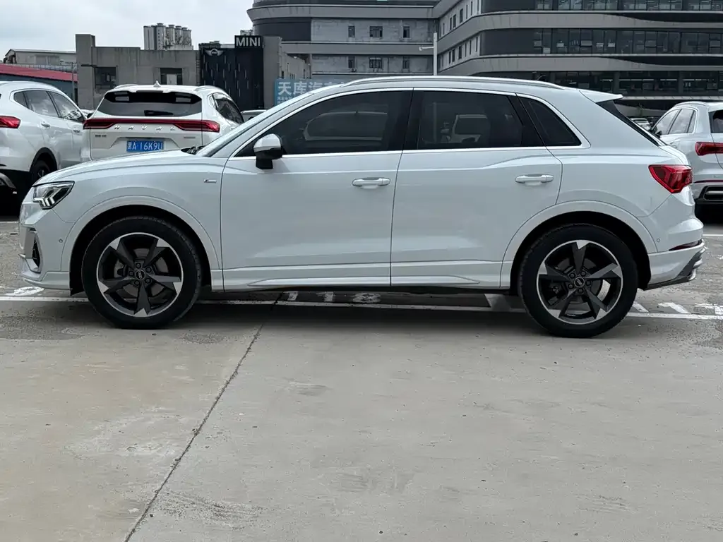 Audi Q3 — фото 5