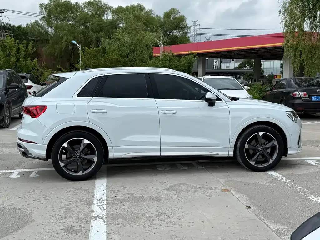 Audi Q3 — фото 10