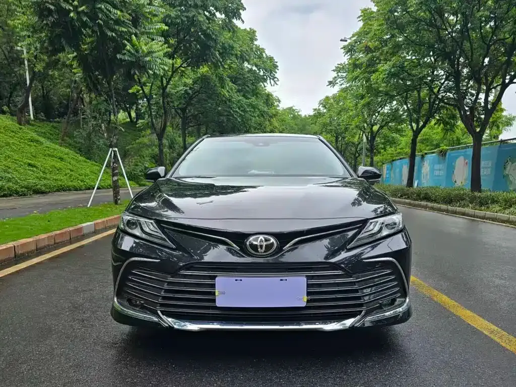 Toyota Camry — фото 8