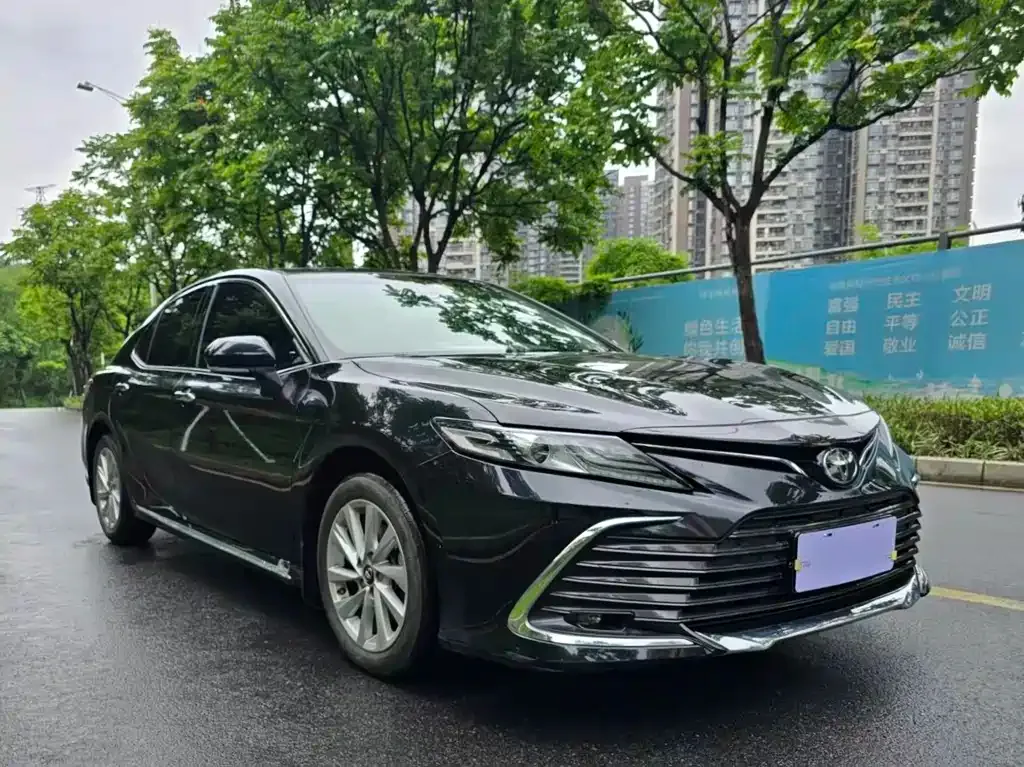 Toyota Camry — фото 10