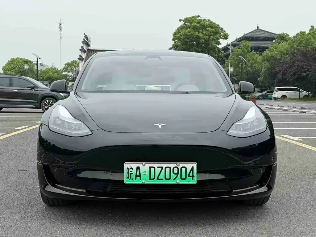 Tesla Model 3 — фото 5