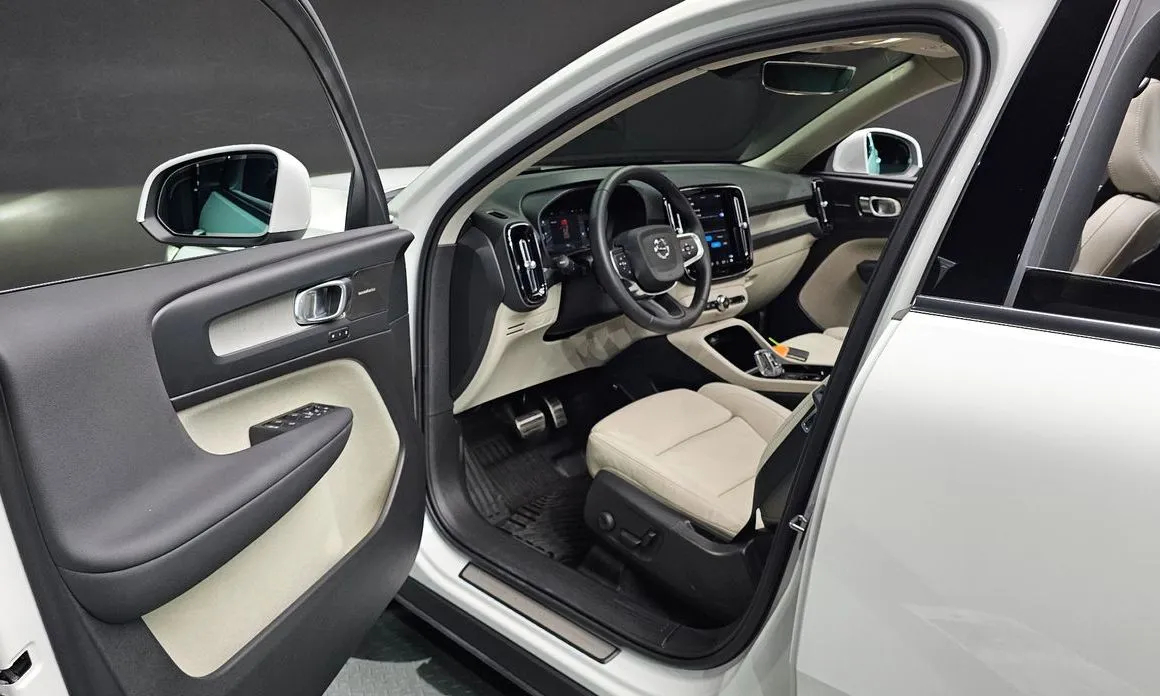 Volvo XC40 2023 из KR, фото 5