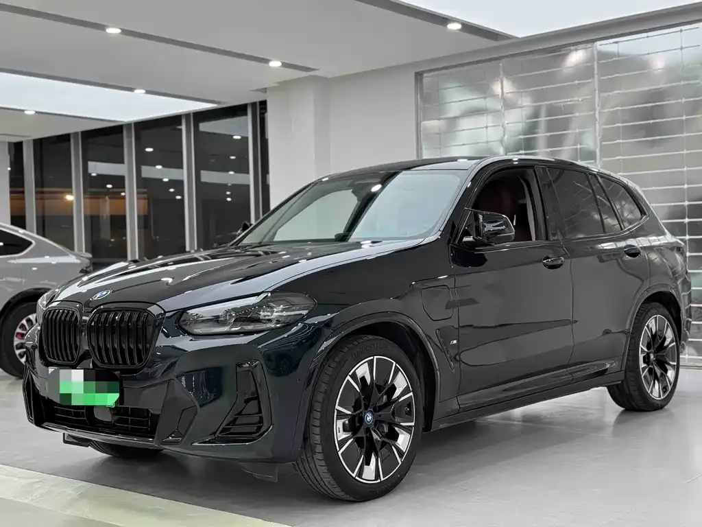 BMW iX3 — фото 1