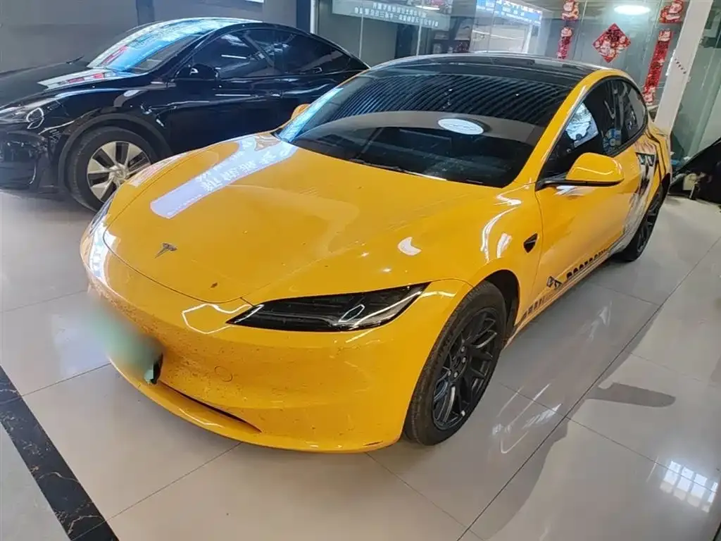 Tesla Model 3 — фото 1