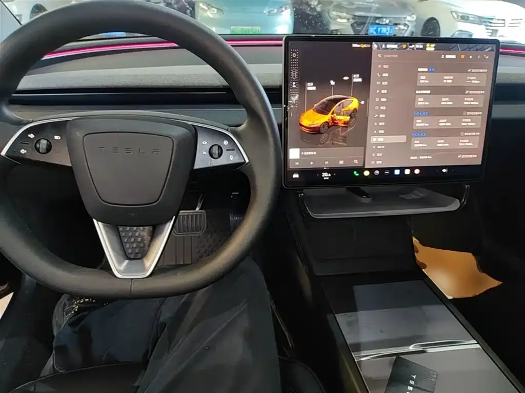 Tesla Model 3 — фото 10