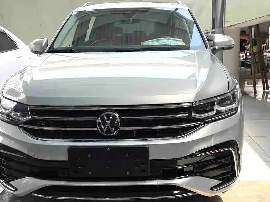 Volkswagen Tiguan L — фото 2