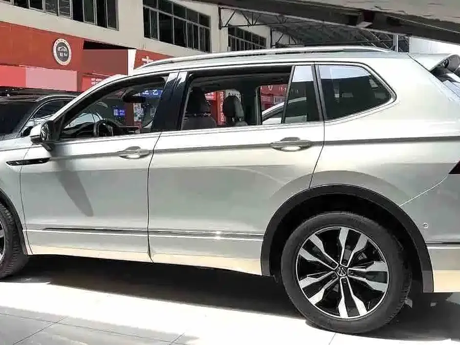 Volkswagen Tiguan L — фото 5