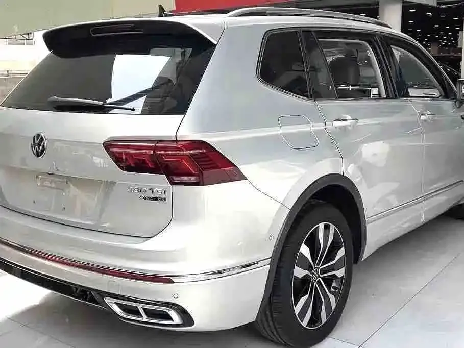 Volkswagen Tiguan L — фото 4