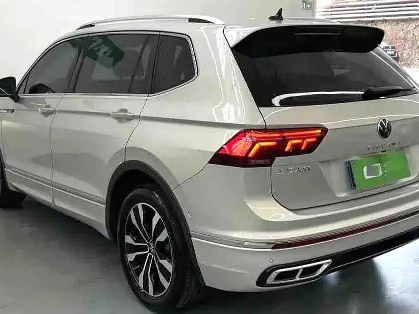 Volkswagen Tiguan L — фото 6