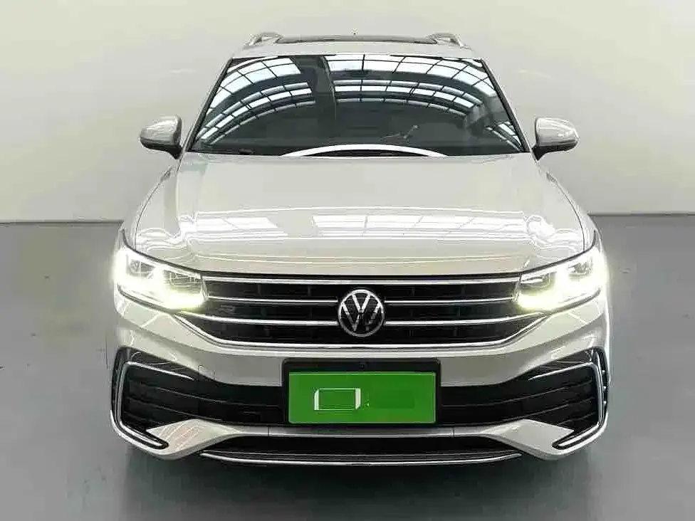 Volkswagen Tiguan L — фото 3