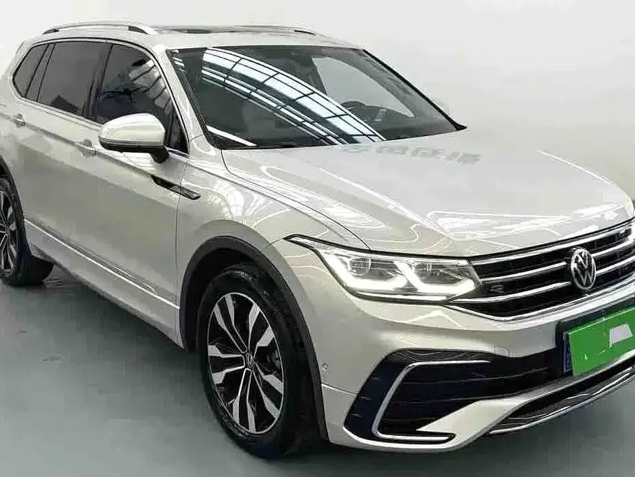 Volkswagen Tiguan L — фото 8