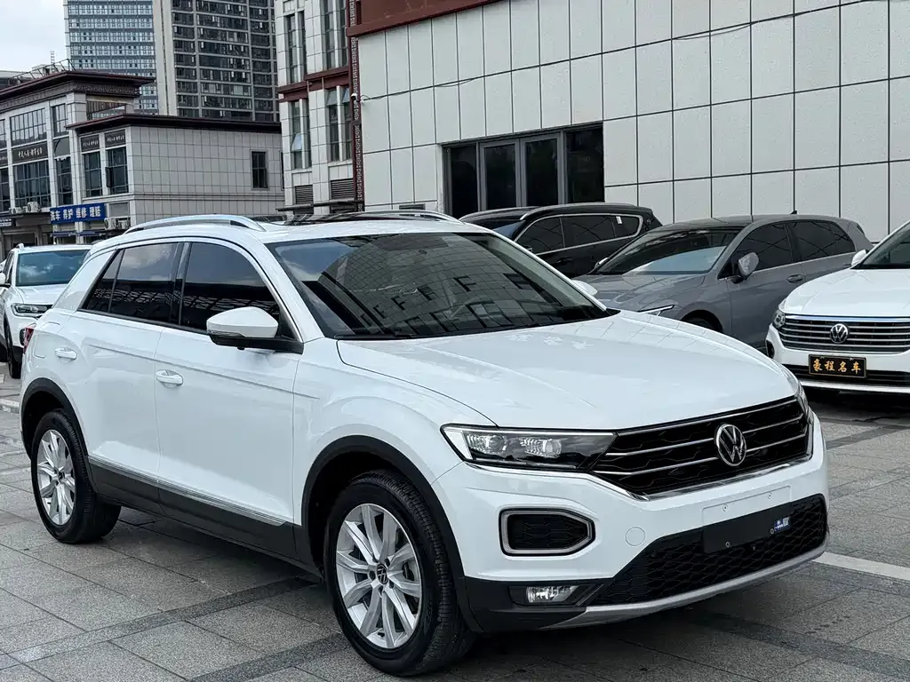 Volkswagen T-Roc — фото 9