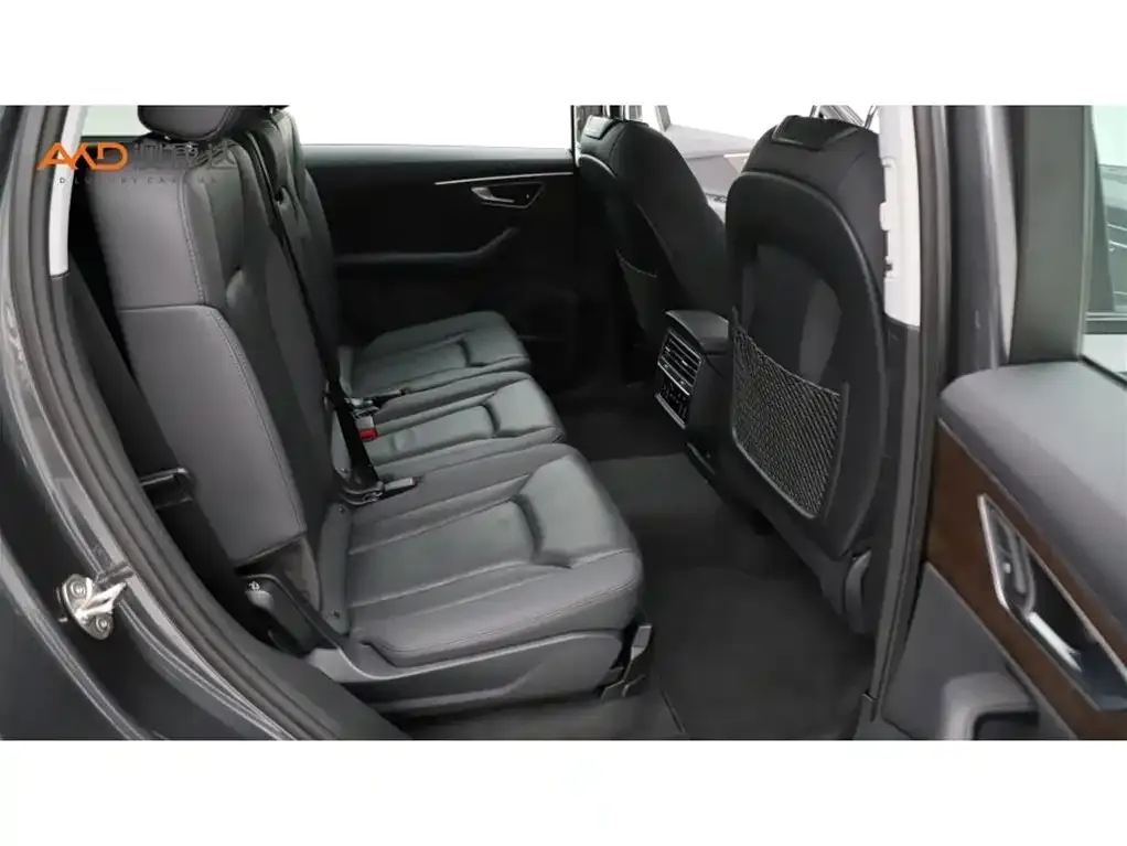 Audi Q7 2021 из CN, фото 5