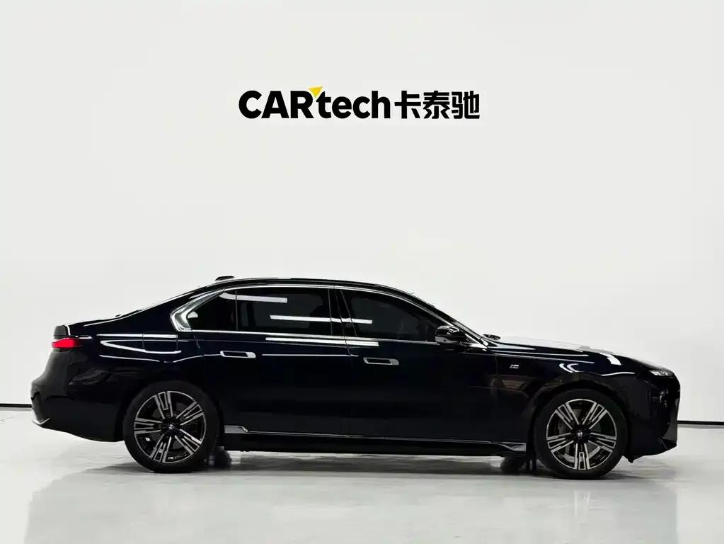BMW i7 2025 из CN, фото 3