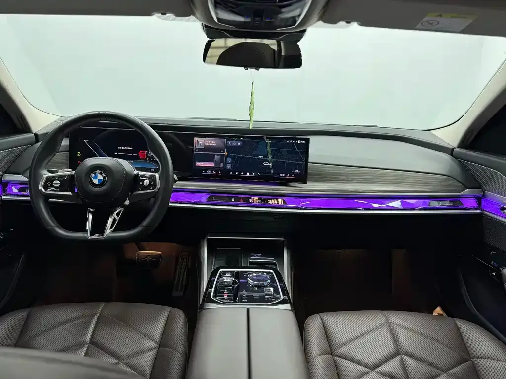 BMW i7 2025 из CN, фото 10