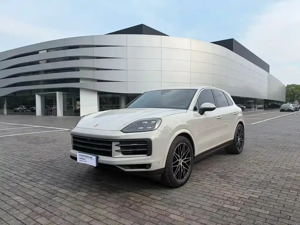 Porsche Cayenne — фото 1