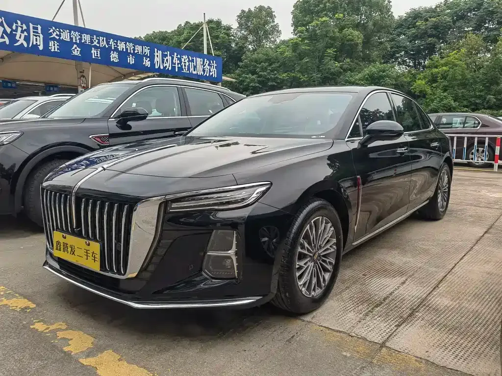 Hongqi H5 — фото 1