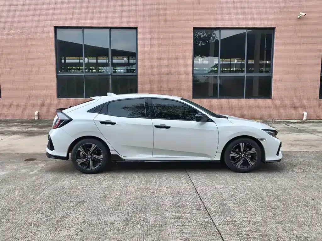 Honda Civic — фото 10