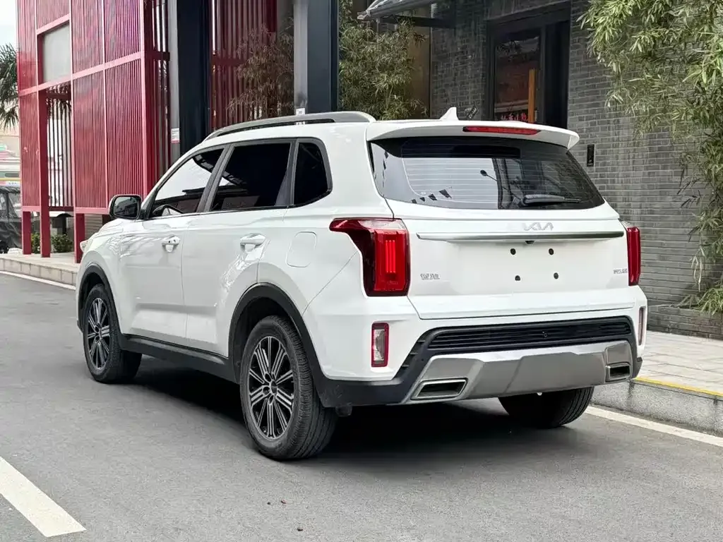 Kia Sportage — фото 8