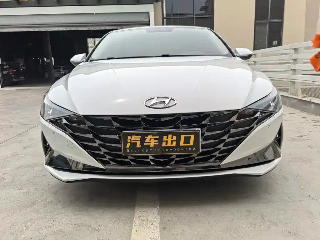 Hyundai Elantra — фото 8