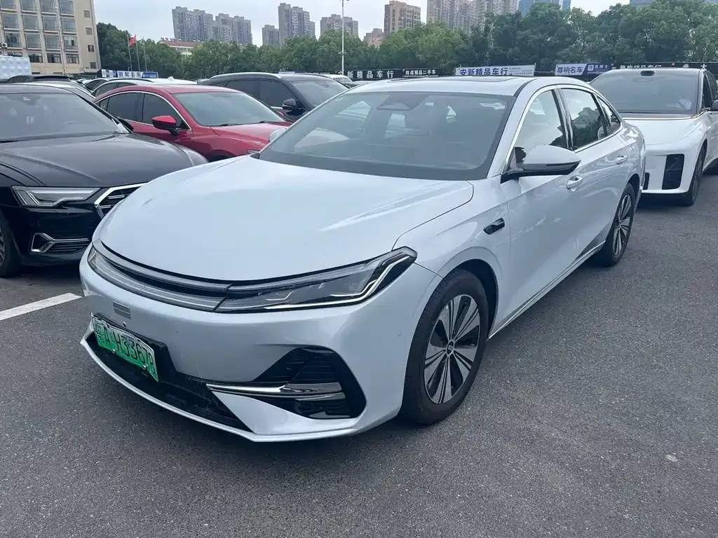 Geely 银河A7 EM