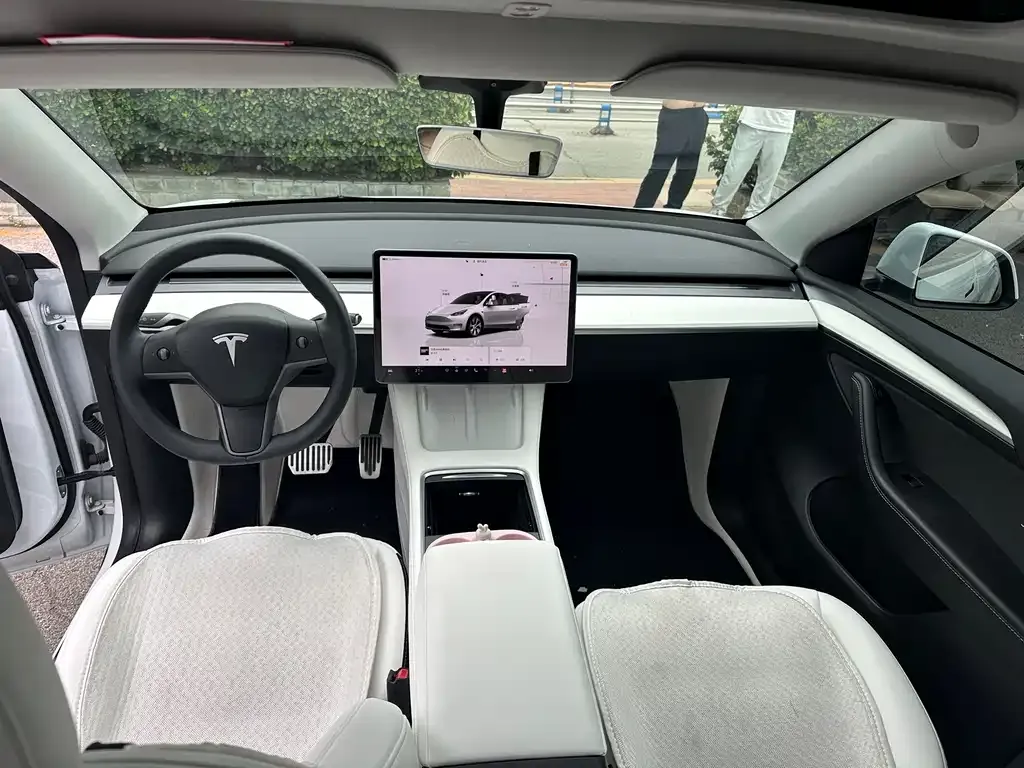 Tesla Model Y — фото 4