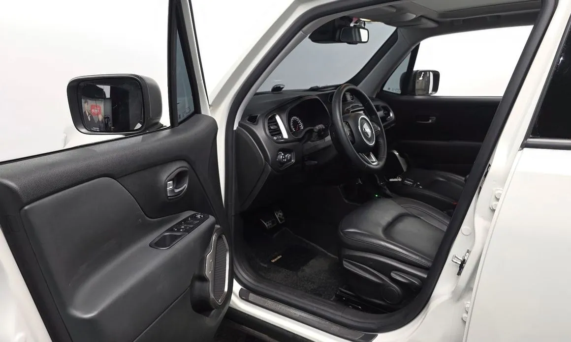 Jeep Renegade 2021 из KR, фото 10