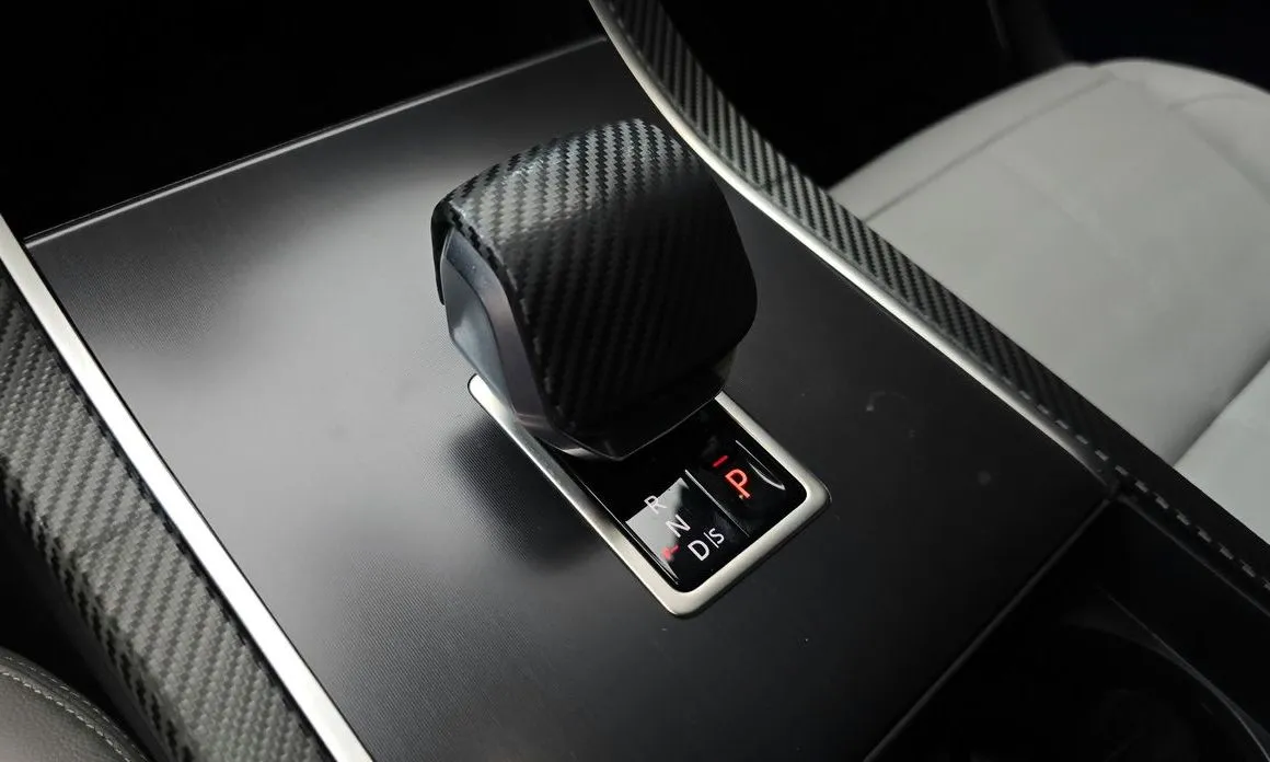Land Rover Range Rover Velar 2026 из KR, фото 6