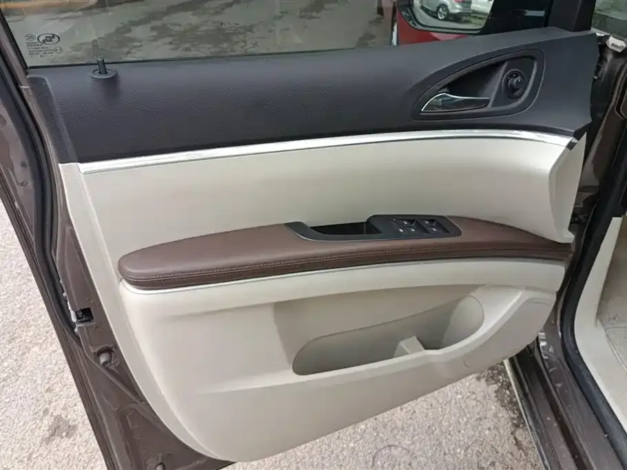 Buick GL8 2023 из CN, фото 4