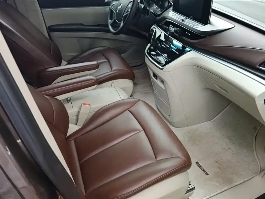 Buick GL8 2023 из CN, фото 3