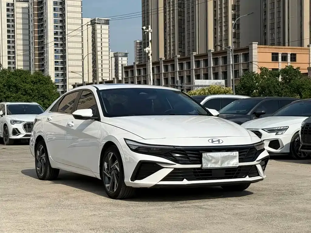 Hyundai Elantra — фото 6