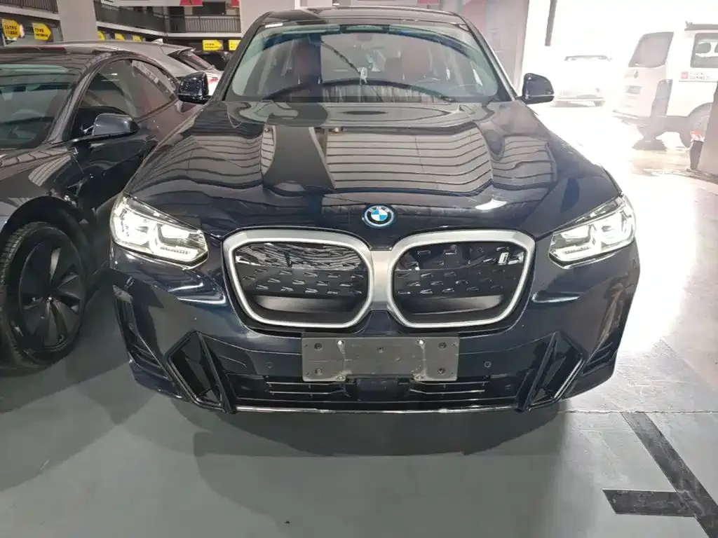 BMW iX3 — фото 4