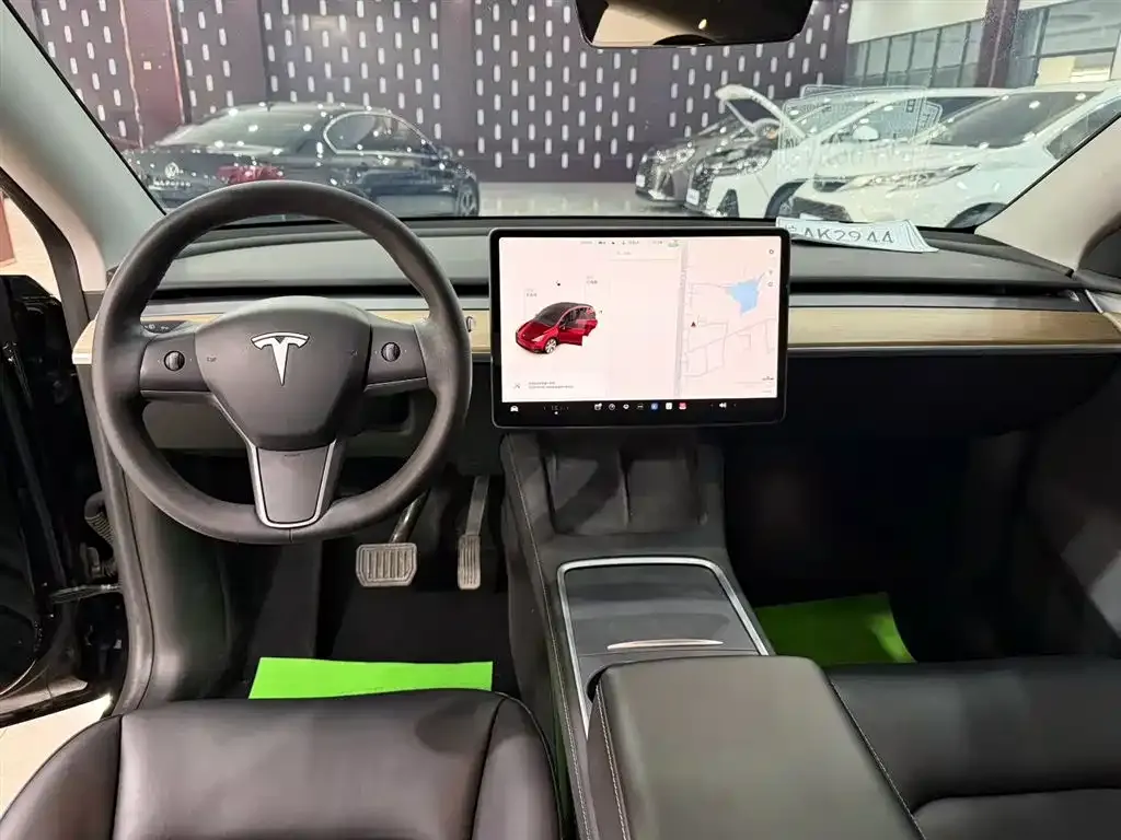 Tesla Model Y — фото 5