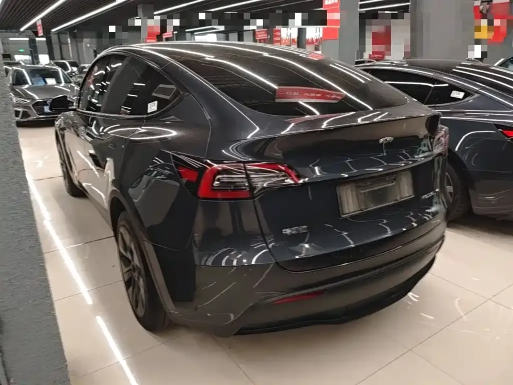 Tesla Model Y — фото 5