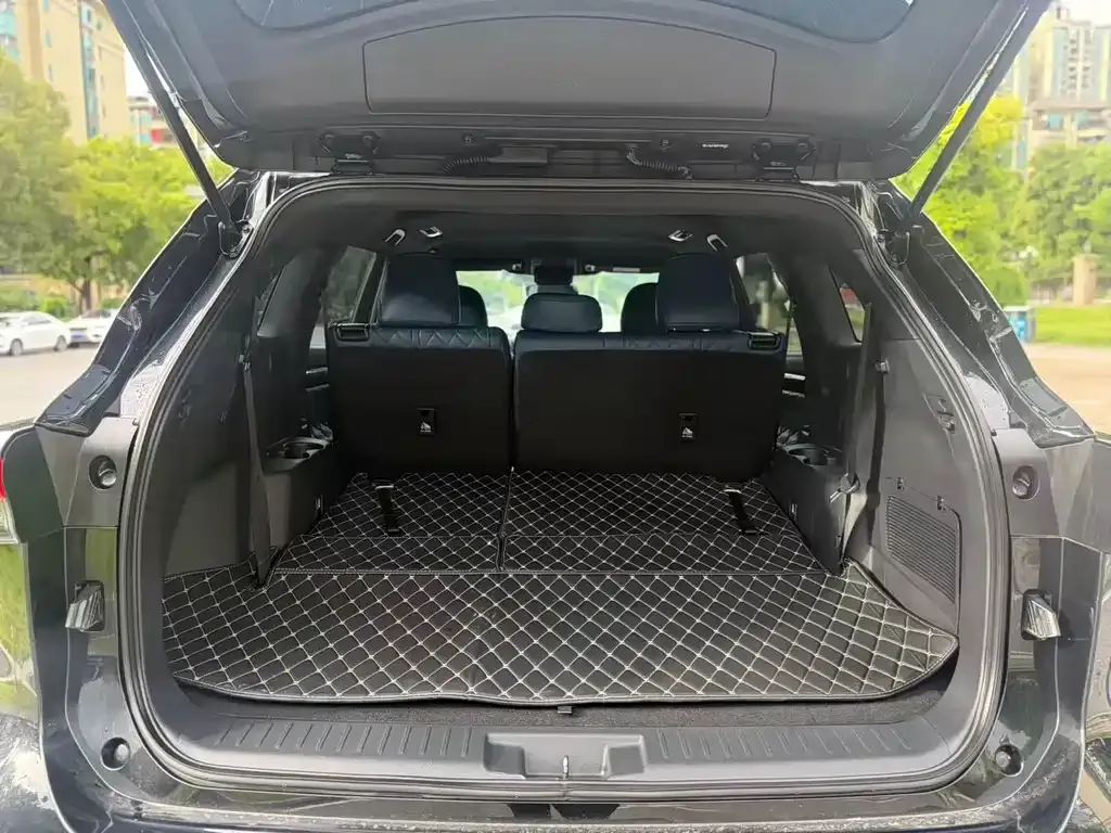 Toyota Crown Kluger 2023 из CN, фото 2