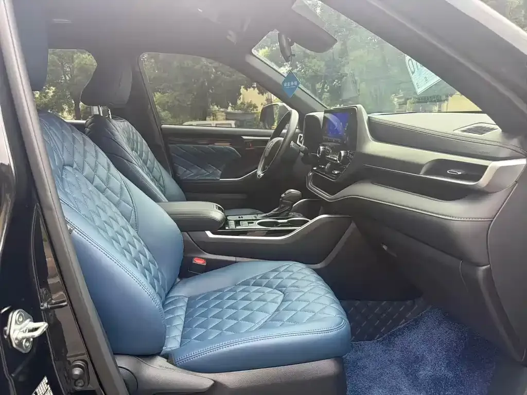 Toyota Crown Kluger 2023 из CN, фото 7