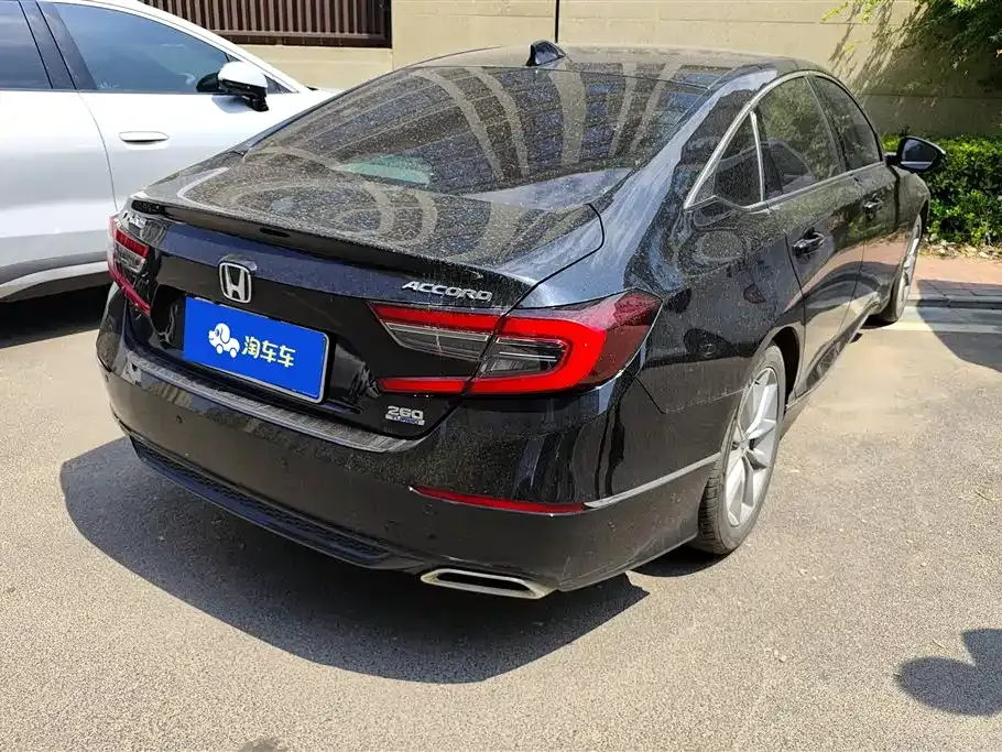 Honda Accord — фото 10