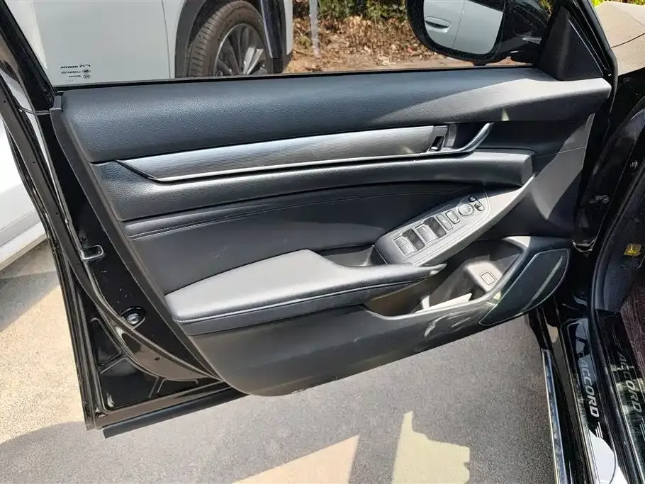 Honda Accord — фото 9