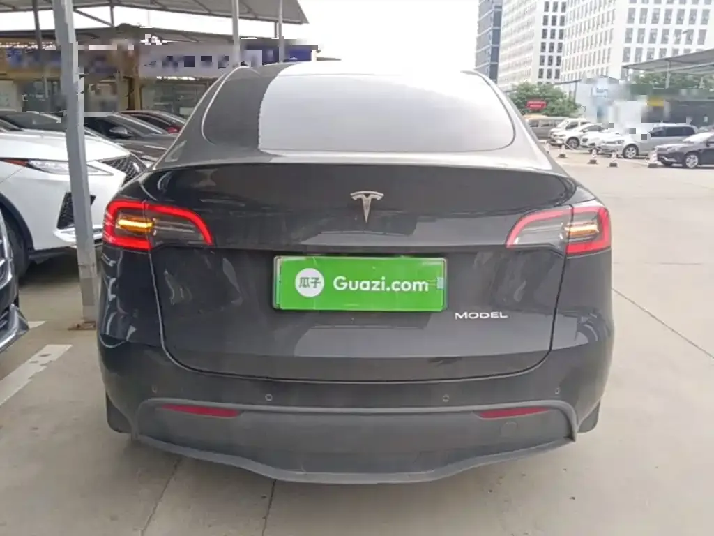 Tesla Model Y — фото 6