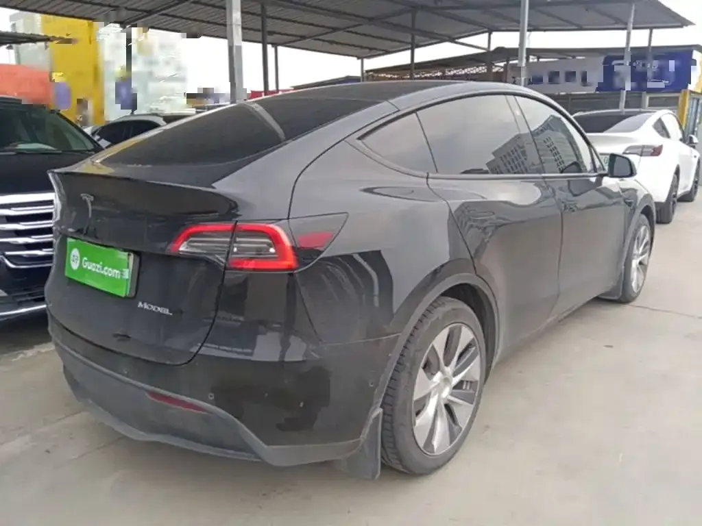 Tesla Model Y — фото 7