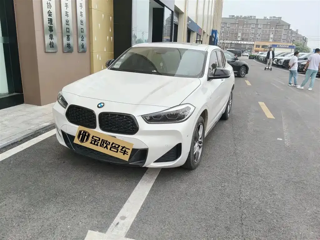 BMW X2