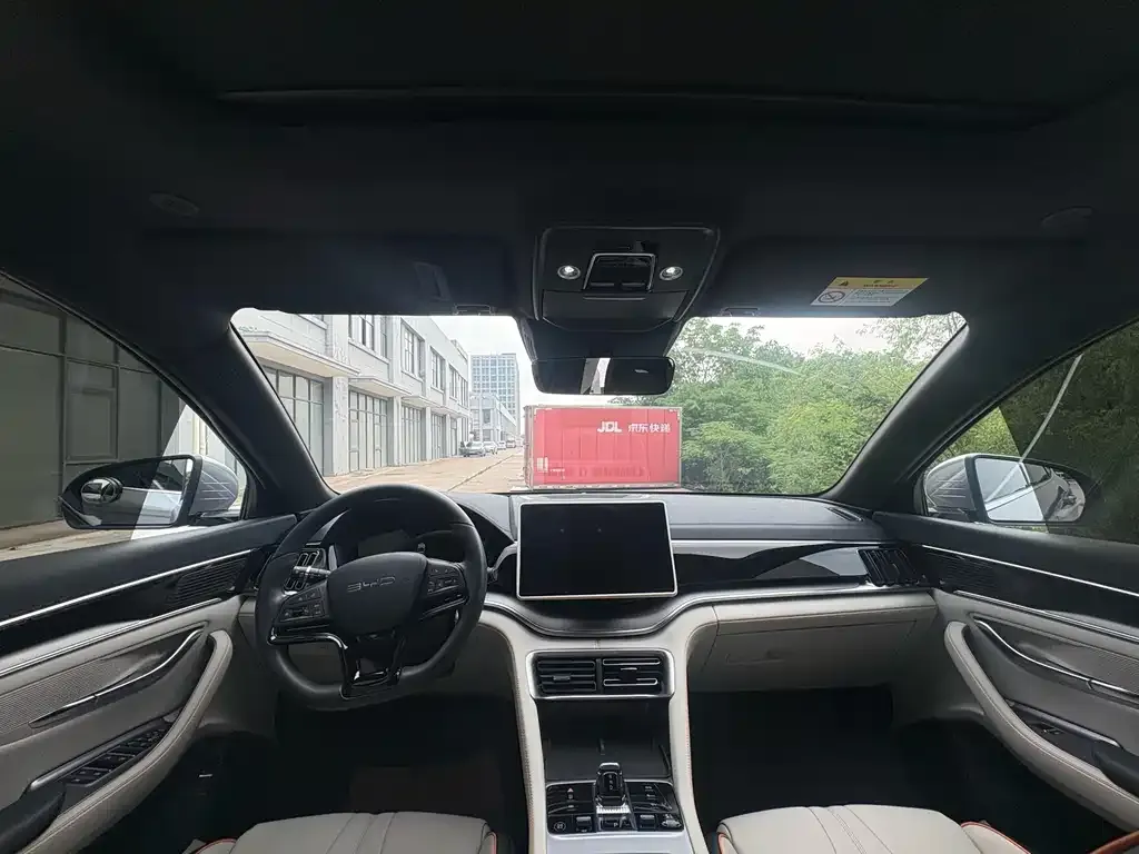 BYD PLUS New Energy — фото 6