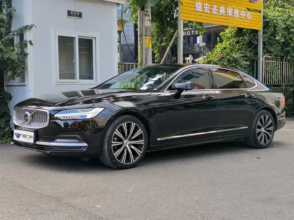 Volvo S90 — фото 1