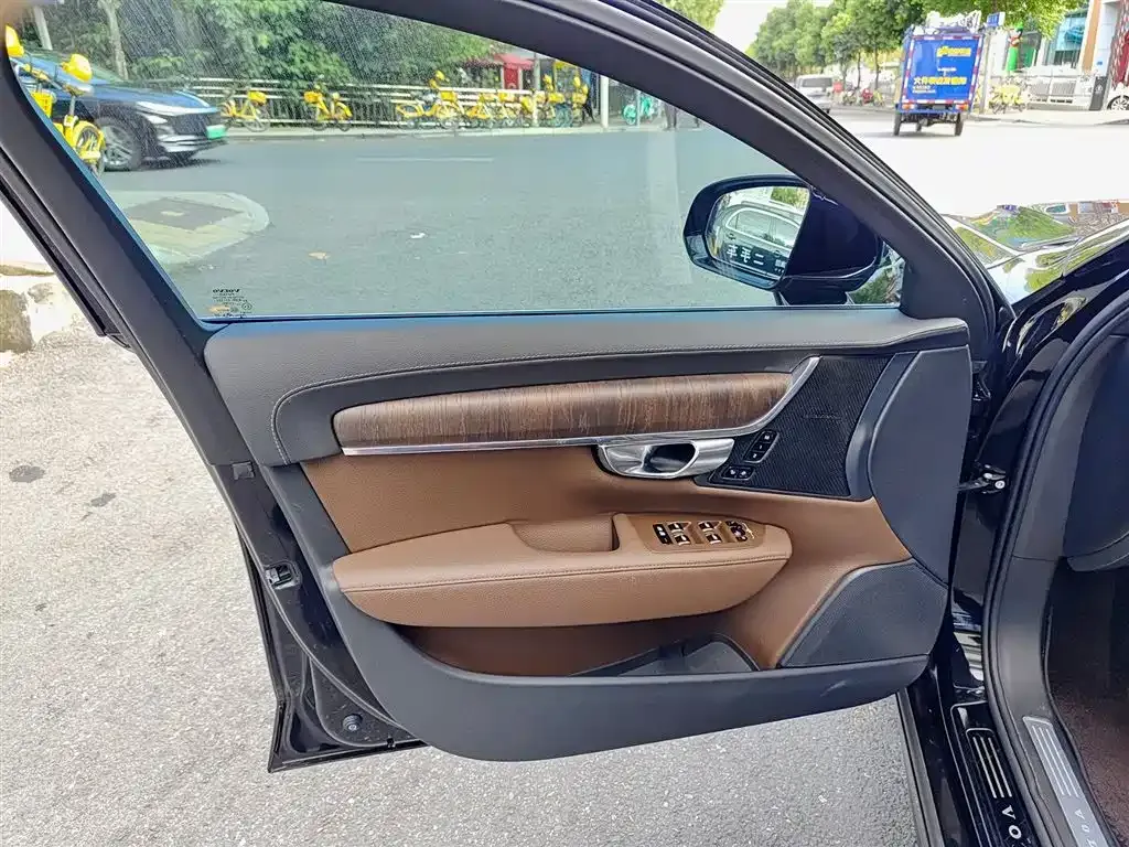 Volvo S90 — фото 9
